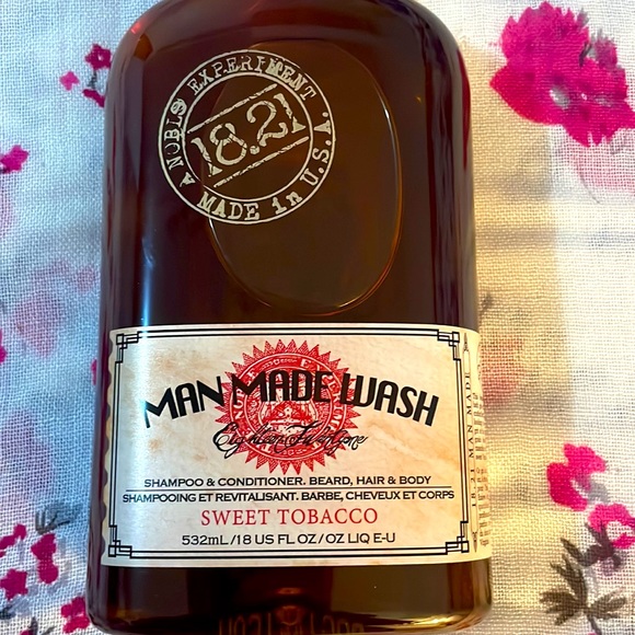 18.21 MAN MADE WASH - HAIR and Body Wash - Picture 2 of 3